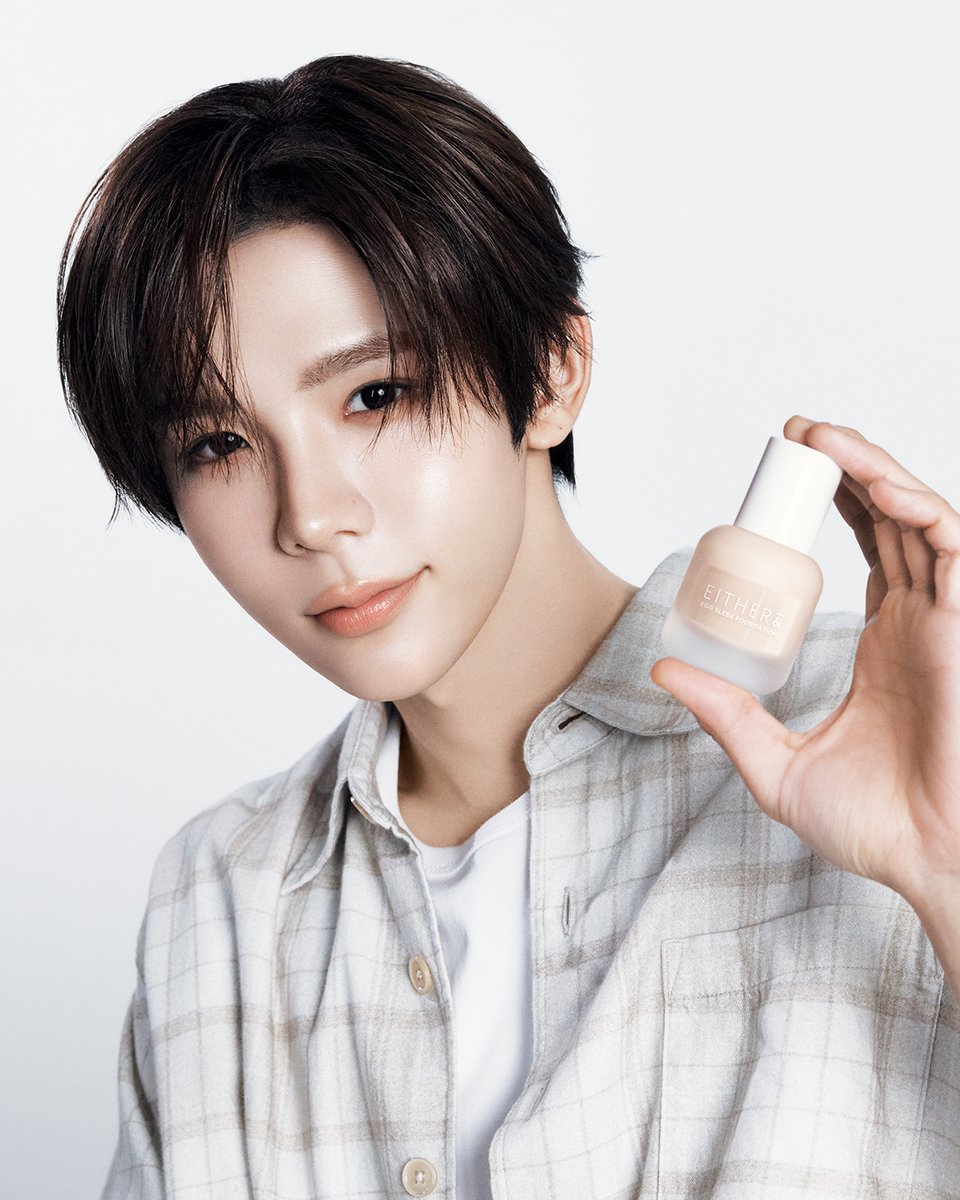 EITHER_and_KR's tweet photo. RIIZE 쇼타로와 함께한
#에그슬릭파운데이션 🥚

반 겹 커버로 요철과 모공을 끼임없이
섬세하게 메워 매끈 촉촉 깐달걀 피부 완성!

쇼타로 맑은 광채 피부✨
오늘! 무신사 기획전에서 만나보세요. https://t.co/uWSZcxulZF