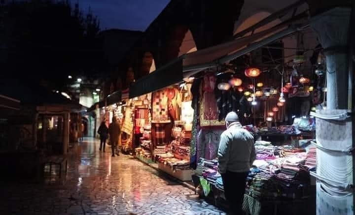 nidayisevim's tweet photo. Denmiştir ki:
"İnsanlar bir kere aldatılınca gerçekten bile şüphe duyarlar."

📷 Çorlulu Ali Paşa Medresesi 
Dîvânyolu / Beyazıt https://t.co/ucGwRcedAW