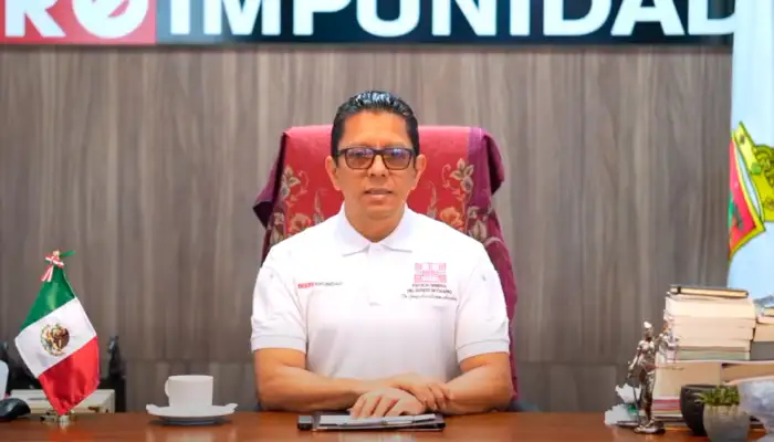 SinEmbargoMX's tweet photo. (1/3) El Fiscal general del estado de Chiapas, Jorge Luis Llaven Abarca, informó hoy que el doble feminicidio de una abuela y su nieta de 12 años, ocurrido en el municipio de Ostuacán, fue motivado por una venganza personal. https://t.co/6Jt1ns4yyY