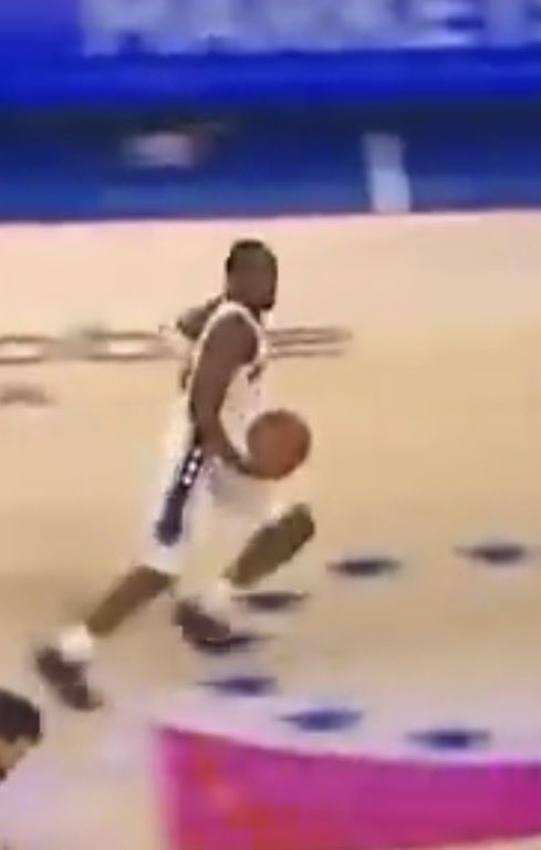 Bxninjaa's tweet photo. @ESPNNBA What happened to the game I fell in love with 🫩 all I see now is Carry, travels and double dribble. https://t.co/z4UTPOiKrz