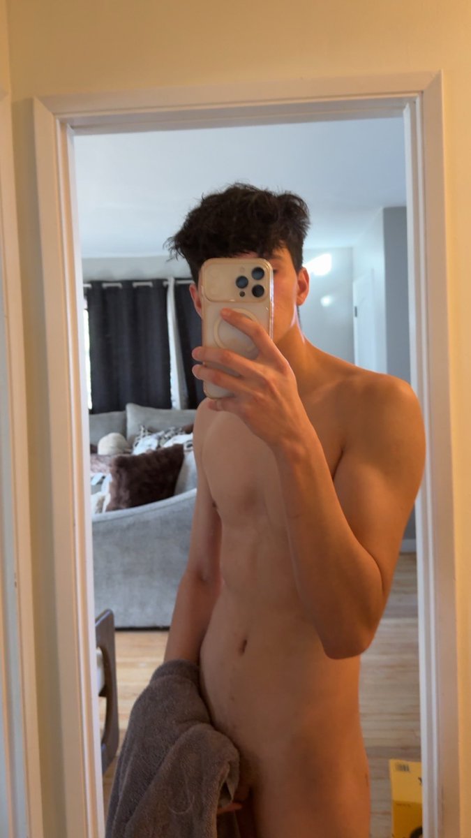 twink18b0y's tweet photo. @Belikong777 @samuelbst_18 🥵💦 jugamos ? https://t.co/r6Bsl26y87 https://t.co/A3xNRDY2OV