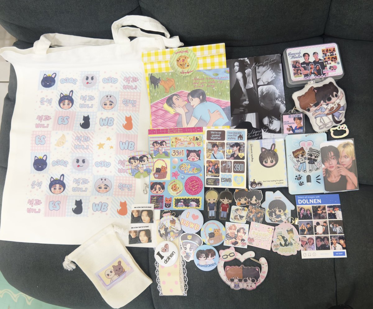 bzuuuina's tweet photo. BIG AND SPECIAL THANKS buat kakak-kakak yg extra effort bikin freebies gemes, keren, indah iniii @nyanginen @adorewinmeta @nsoktelkomsel @artnless @filenofili @dolnendotcom @mahadahseok @doochijun @peviellejo @3901_OnAir dan yg belum di tag maaf gatau usn nya🙏
#EScapeWBesties https://t.co/O1Sfho8cY1