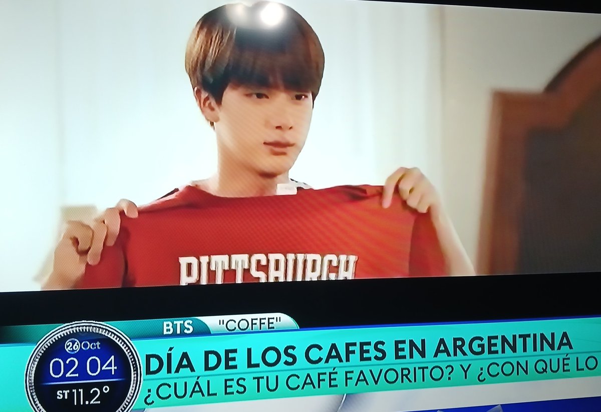 uluviit's tweet photo. como esta semana tengo 5 parciales dije listo me concentro basta de pensar bts bts bts Y MIREN LO QUE PONEN EN LA TELE BASTA (temon) https://t.co/Pb19CaXNqb