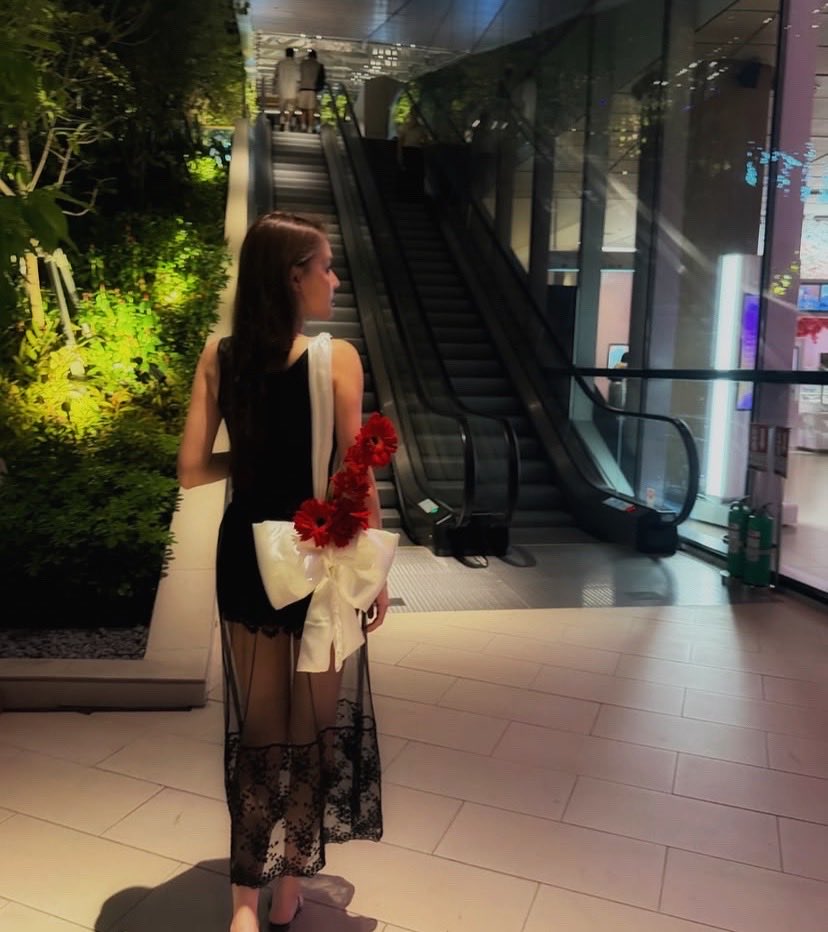 writtenforher_'s tweet photo. if pundao is my ex, i'd be breaking no contact, i’d break the law, running through bangkok, i'd be outside her house on my knees with flowers and tears. self-respect is temporary. pundao is forever 🥵 https://t.co/D2T0dGyoqS