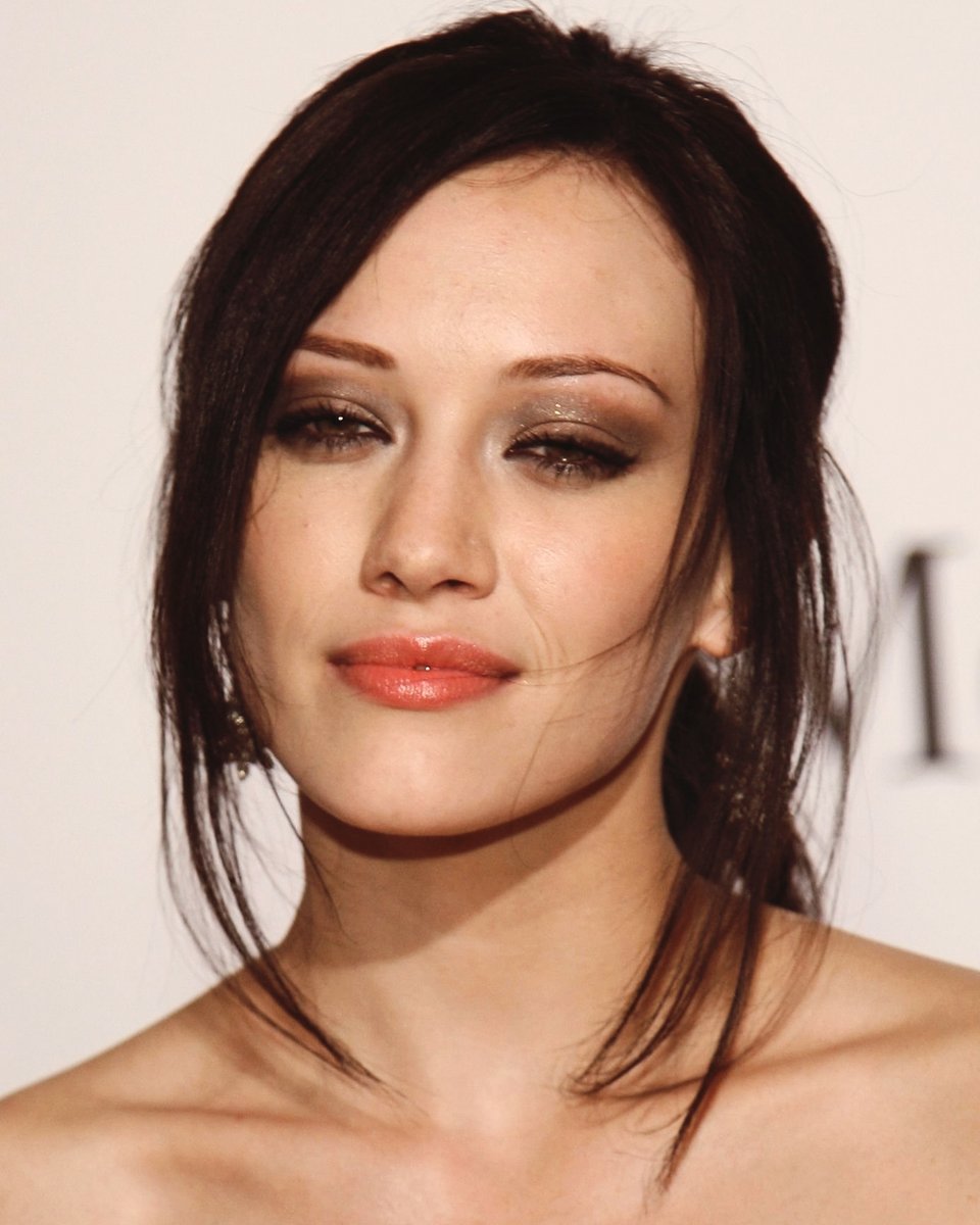 HilaryDiary's tweet photo. 🔙 20 years ago today, Hilary Duff attending the Mercedes-Benz 17th Annual Carousel of Hope Ball (October 28, 2006) https://t.co/7lobGTSuuT