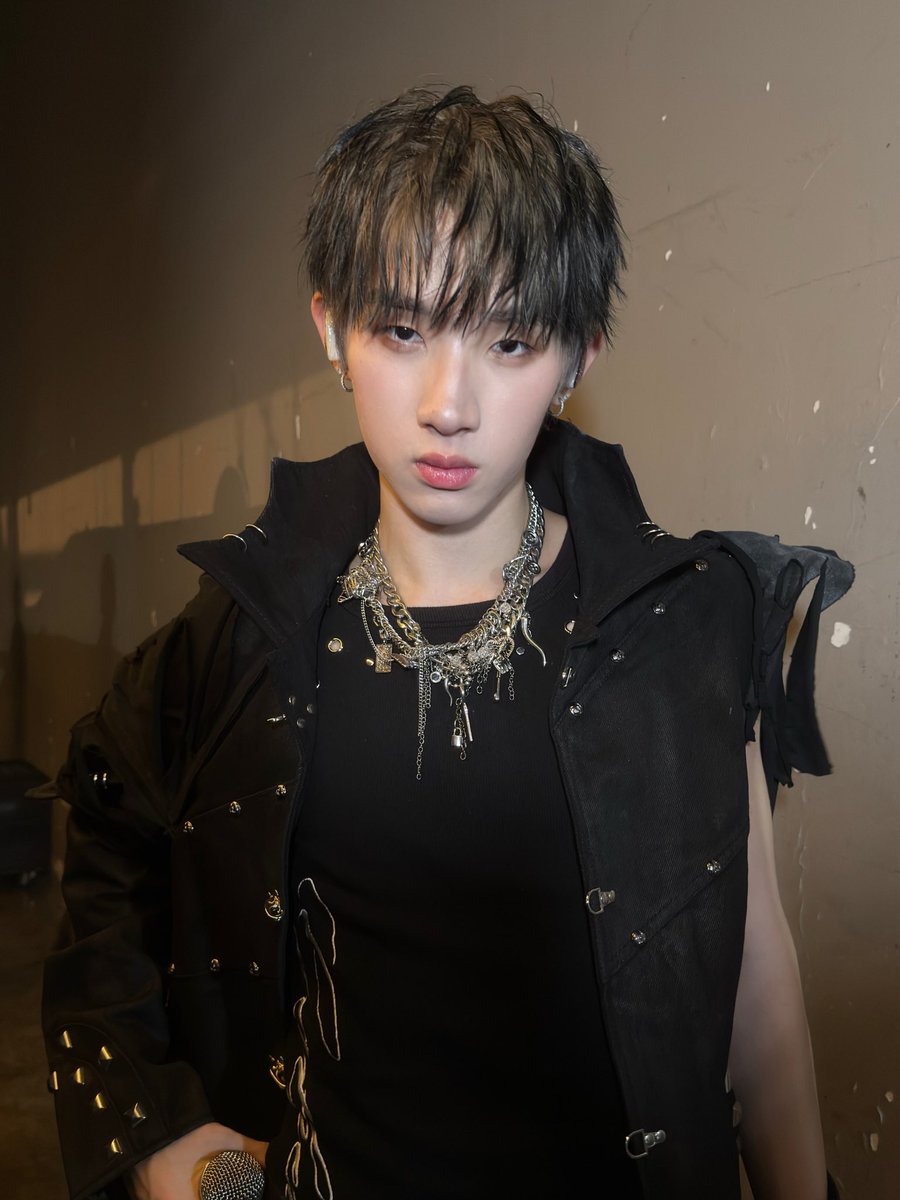 HongofficialTH's tweet photo. 🍦IG — 0h_aew Posted
🗓 26 / 10 / 26 
 
เก่งมากๆเลยคับ @.hongshihoshi 🧸✨

#hongshihoshi
#lyknreflexionconcert

🔗 — https://t.co/q1qAkU06l1

➖
REFLEXION FOREVER
#LYKNReflexionConcertD3
#LYKN https://t.co/5qwMAv02J0