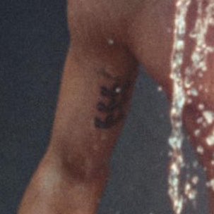 fangirl_coded's tweet photo. it’s really three lions?? what are those words damn it 🧐 give us something clearer pleaseeee https://t.co/js6Vny9UJR