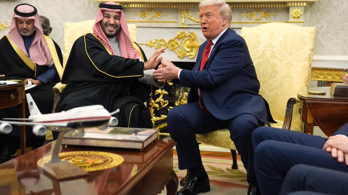 leftcoastbabe's tweet photo. Hey Republicans.

So why is it okay that Trump attacks Abdul El-Sayed for being Muslum?

But he brings this guy to the Oval Office?

And accepts a plane from Qatar? https://t.co/Zuzu1qKg4Y
