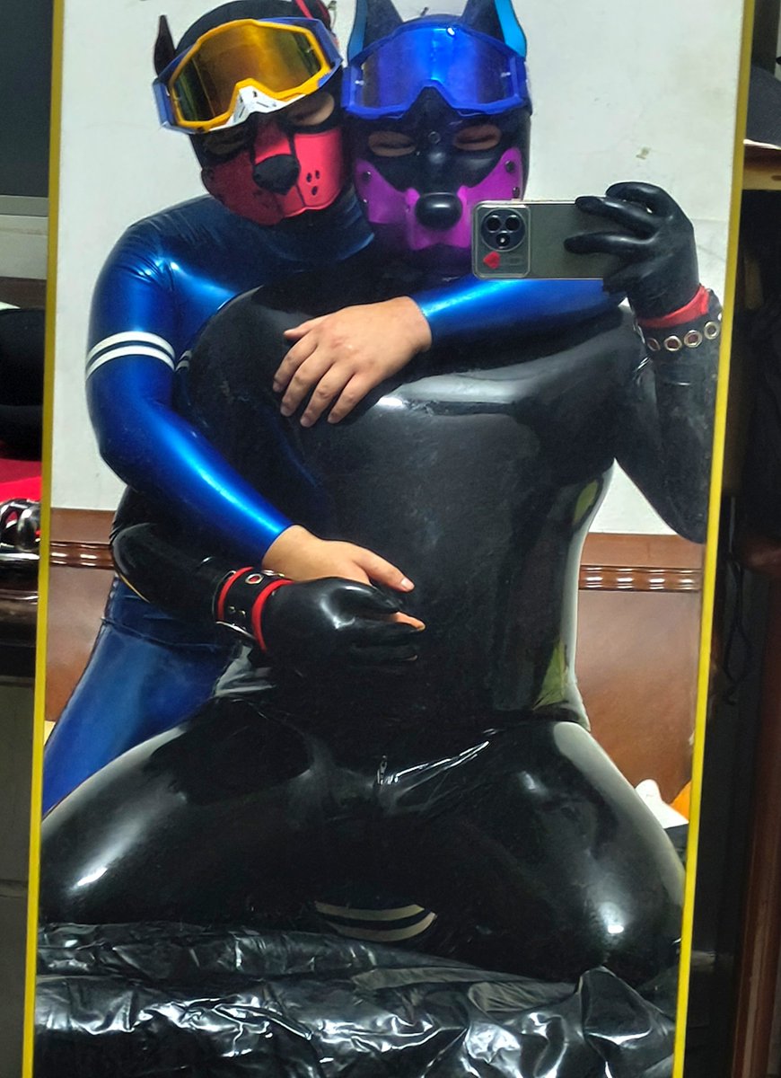 InkOwO2's tweet photo. puppy play time
一起变成狗狗然后互相玩耍吧 https://t.co/cCKKnu0hTL