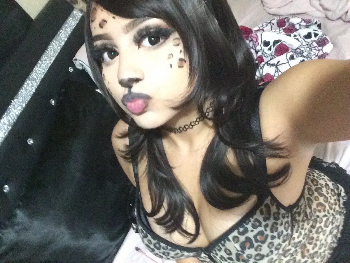 slutty4urmom's tweet photo. hai guys its vivi
will you praise me and use me:3
#cnc #ddlg https://t.co/QVZv4uD50V