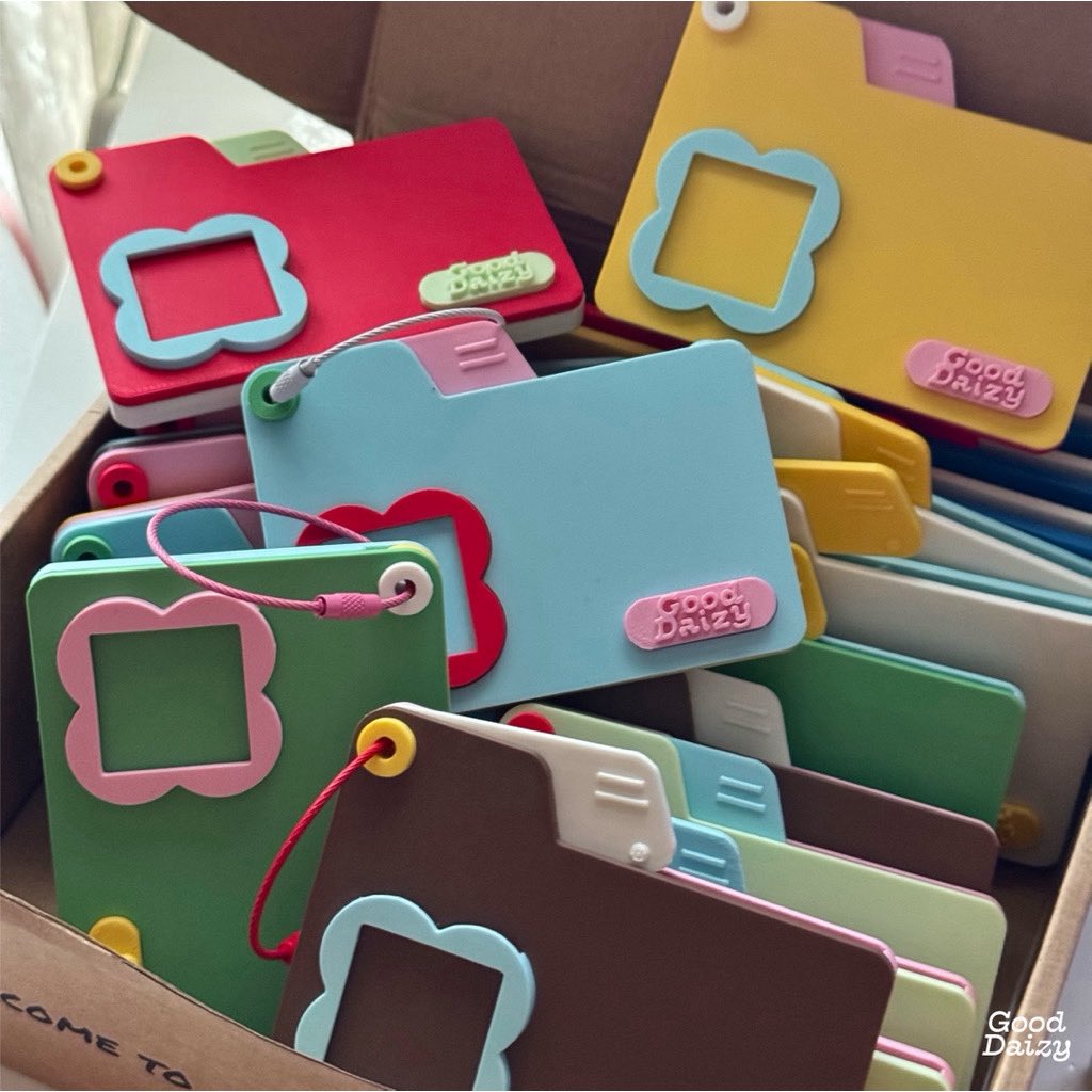 hikarii_j's tweet photo. เจอร้านขายcard holder / สติ๊กเกอร์น่ารักๆมาคับ แบบสารพัดของกุ๊กกิ๊กม้ากก💌
พิกัดในคอมเม้นคับ👇🏻👇🏻
#shopeeaffiliate https://t.co/uQ6fmz6jNF