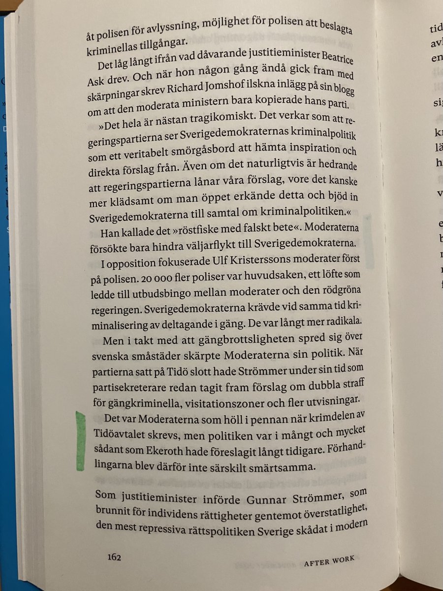 EvaDillner's tweet photo. Fint att se @kentekeroth få erkännande för sitt arbete med kriminalpolitiken i boken L'Amour Toujours. Den som såg det komma och tog fram konkreta lösningar lade grunden till Tidös politik. Det tog sin tid.
Ett tips till dagens politiker. Ta en titt på vad han skriver om nu. Om femton år kan det vara för sent.
Hint: demografi & medborgarskap.