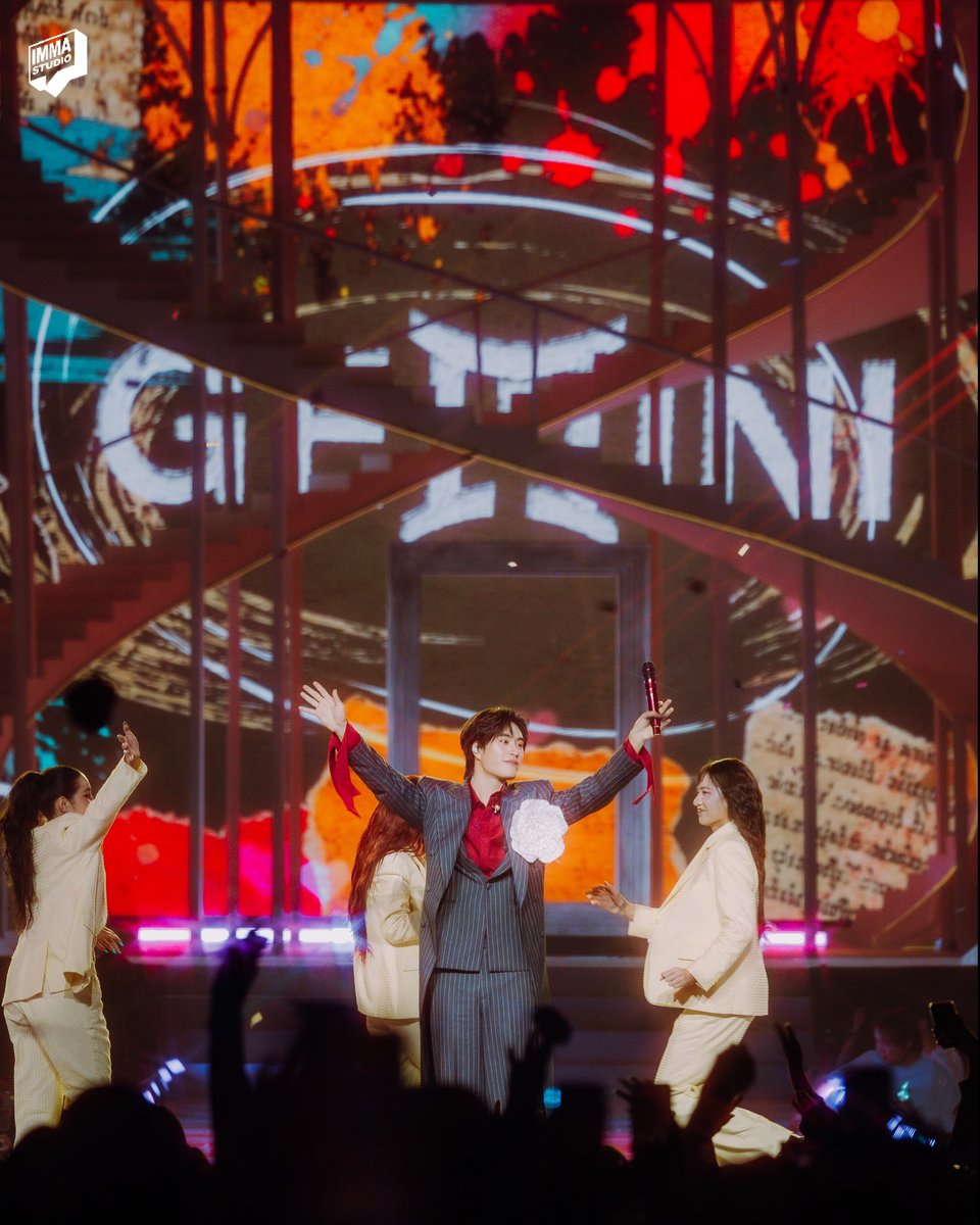 Geminint_family's tweet photo. สเตจสวยมากจิงๆ วนรถกลับเข้า GEMINI ART-VENTURE CONCERT รอบที่ 1,000,001 😭

#GeminiConcert 
#Gemini_NT #เจมีไนน์ @gemini_ti https://t.co/I0PZBHgc1T