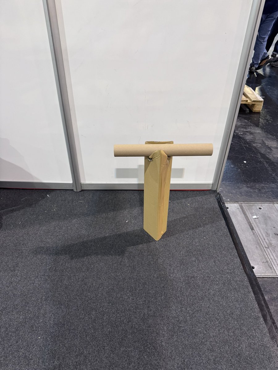 catharsystem's tweet photo. 片付けして、荷物のピックアップの合間に椅子を作って休憩して、宿に帰りました。
あとは日本に帰国するだけ！
楽しかった！
#SPIEL26 #SPIEL2026 https://t.co/MrjJV0BGLs