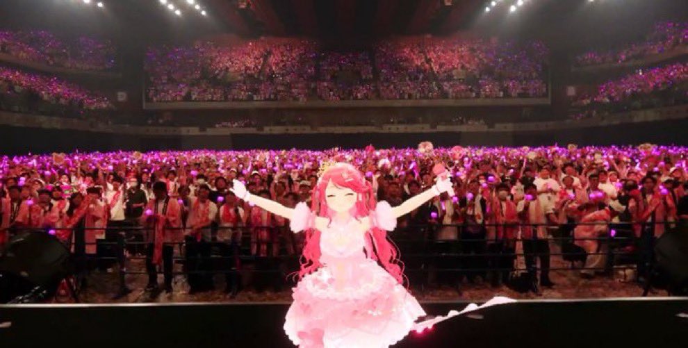 arimariarimaria's tweet photo. 今日はみこちの1stライブ開催記念日 そしてホロ展示会のサイン色紙は日付が刻印されるらしいので、せっかくだから今日みこちのサインをもらいに行ってきます✌️ https://t.co/O1mBNaET1d