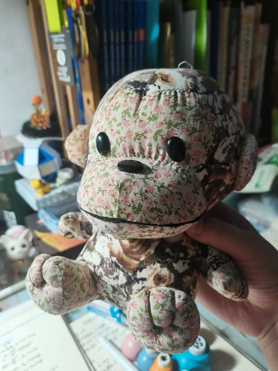 Mi_Dori1217's tweet photo. [ラクダの睾丸を縫い合わせてお腹に縫い付けたら奇妙な感じだけど、なんか愛着が湧いちゃう不思議な作品になった。] https://t.co/yQE8noDKgR