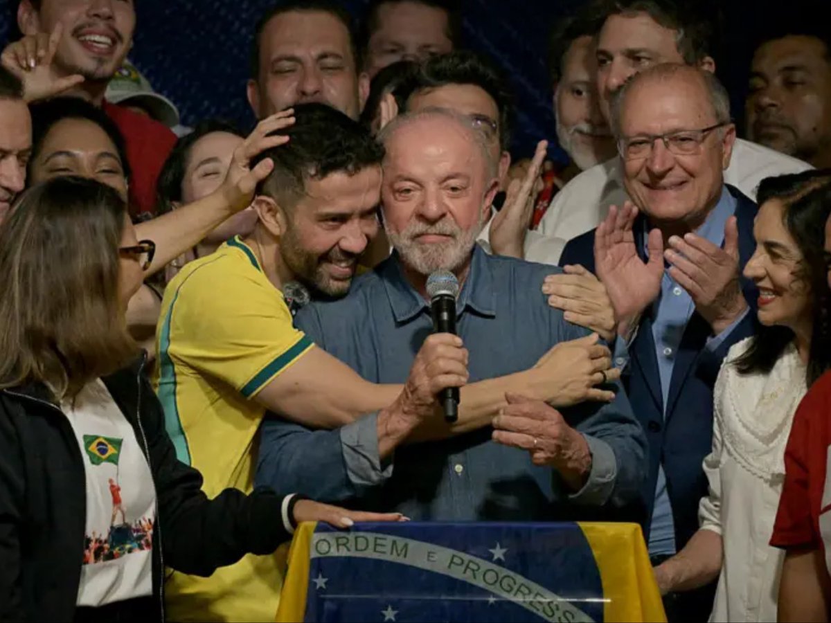 ErikSolheim's tweet photo. The best news for Planet Earth this year - Lula is reelected President of Brazil 🇧🇷!

This is truly wonderful! Of huge importance.

Amazonas is the most important ecosystem in the world. Deforetation is drastically reduced during Lulas presidency.  Amazonas is safe for now!

I recall so many visits to this most beautiful of forests - the sounds and smells and sights, the animals and trees of all kinds - I am thrilled with the news!

It is also an extraordinary human story. Lula was born in abrupt poverty in Brazil northeast. He lost his first wife at 21 because the couple could not afford a good hospital for her giving birth. Lula rose through the trade unions of Sao Paulo, loosing presidential elections three times. Now he is reelected for his fourth term. There is no parallel in todays global politics  - dominated as its is by middle class leaders.

I wish I was in Brazil today - singing and dancing with the great people of Brazil!