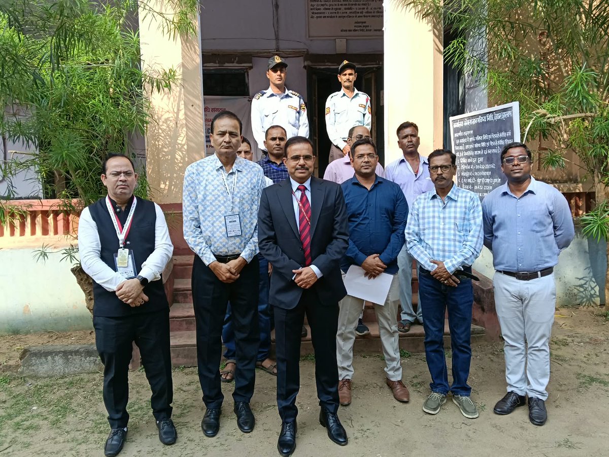 CMPFOIndia's tweet photo. दिनांक 23/10/2026  को कोयला खान भविष्य निधि संगठन (CMPFO) के आयुक्त महोदय द्वारा क्षेत्रीय कार्यालय, देवघर का निरीक्षण किया गया। इस अवसर पर क्षेत्रीय कार्यालय, देवघर के क्षेत्रीय प्रमुख श्री रूपक चट्टोपाध्याय, सहायक आयुक्त द्वारा माननीय आयुक्त महोदय का स्वागत किया गया। https://t.co/VsrENeDQe2