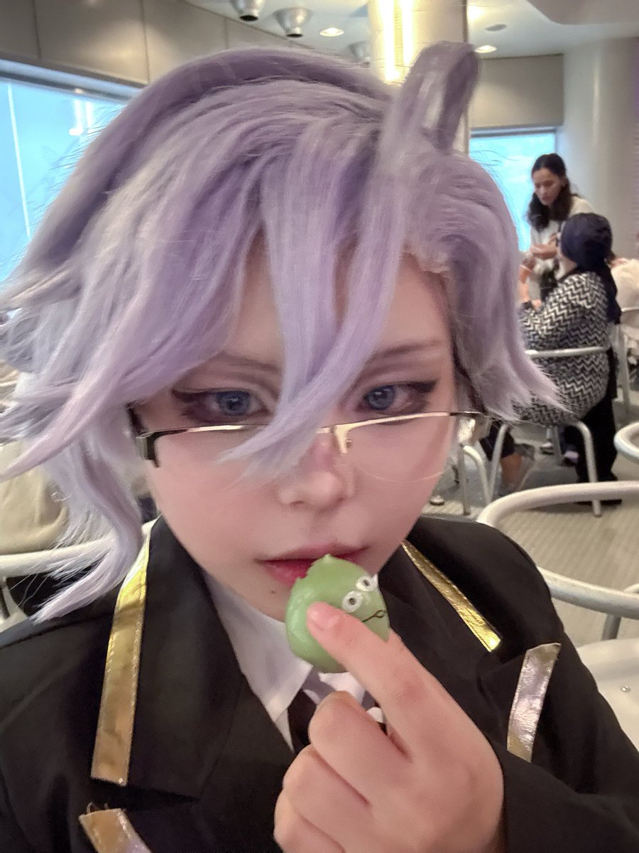 s2__ox_'s tweet photo. 謎の緑色の生物がいたので捕食しました

 #dハロ仮装2026 https://t.co/HrfudblUHr