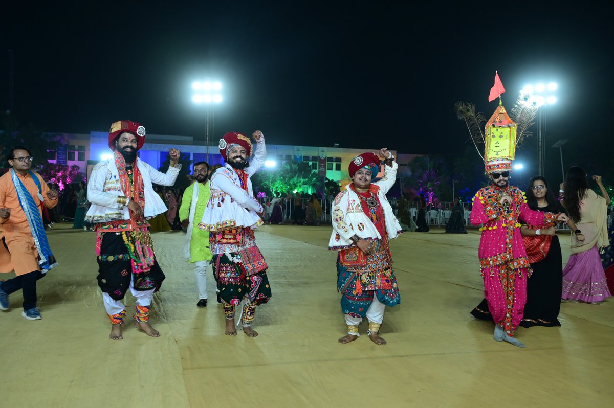 iitegandhinagar's tweet photo. IITE Gandhinagar Turns Up the Garba Fever! 💫 

#IITEGandhinagar #SharadSanskritiSangam #GarbaNight #GujaratCulture #IncredibleIndia https://t.co/HP2Fweag3i