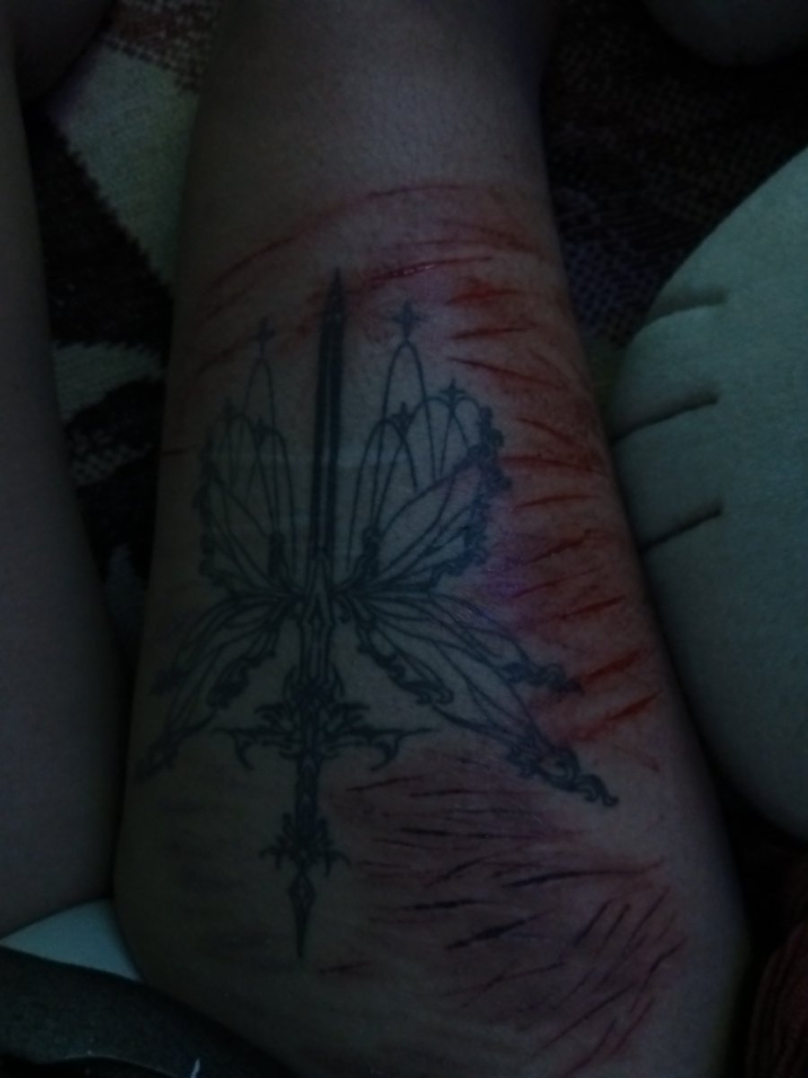 Jupiter_estelar's tweet photo. #shrtwt #shedrtwt #shscars todo falso  maquillaje de hallowen sfx https://t.co/QPTVSO52Rk