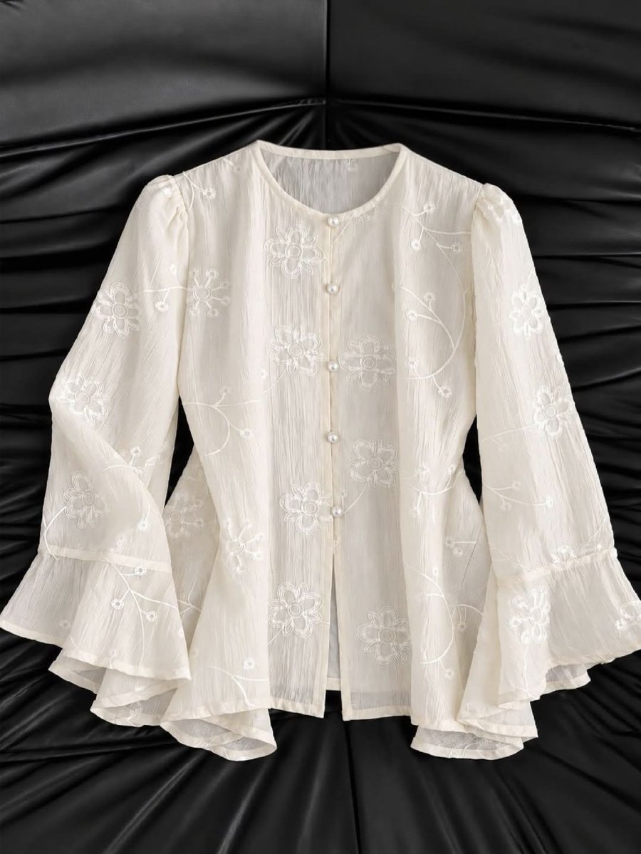 chiwryy's tweet photo. 2. Blouse bordir bunga dengan lengan bell, feminin maksimal 🌸 — cek di sini https://t.co/bHVkhkdHb2

3. Blouse ivory detail lace dan tassel, aesthetic banget ✨ — cek di sini https://t.co/hkMT59Y3Nm https://t.co/AZ6sM4qX6K