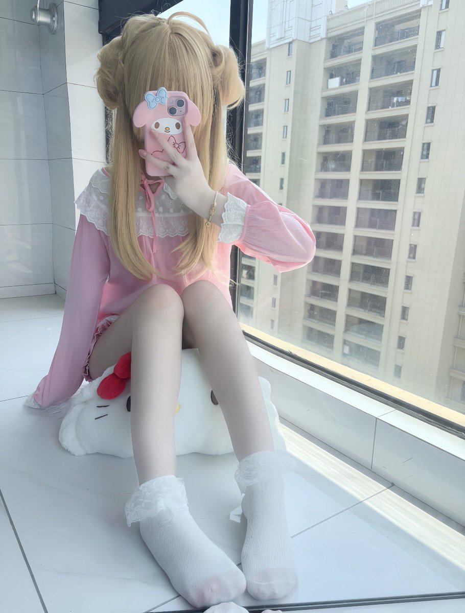 BusraCalisxd's tweet photo. 从小就缺爱～刚拍的    

初中生 有人要锐评一下福吗？                                                                  

真的給b看 不要🚪                   

流言666我真发 https://t.co/ojswyh8IMD