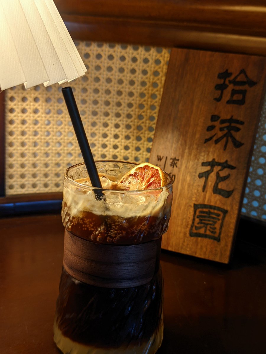 Aoiwhy's tweet photo. [台湾の古い街で飲むなら、やっぱり「酢」を使ったドリンクが人気！さっぱりして暑い日にぴったりだよ] https://t.co/IeJ8evCiZx