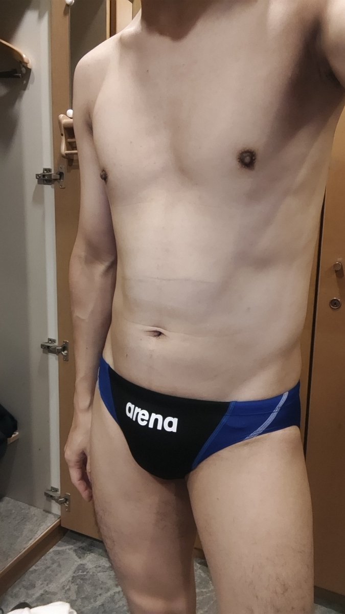 swim902btt's tweet photo. 妻と1泊2日で小旅行。ホテルに1レーンだけながらも25mプールがあり泳げたのが良かった。妻は泳げないけど、プール��興味を持ってくれて歩行レーンを歩いてくれてました https://t.co/yJddHUiHXM