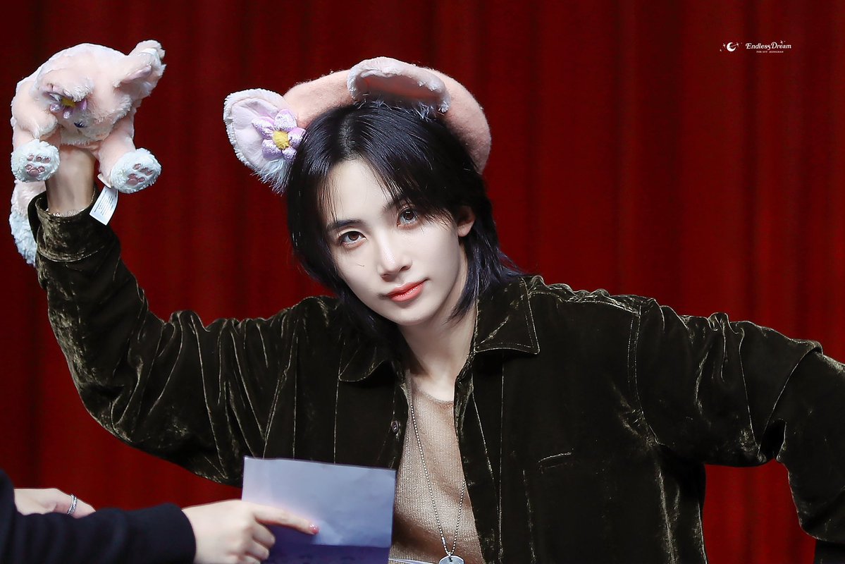 S2_cherryangel's tweet photo. 키키 이 정하니 약간 토끼들의 권리를 보장하라 정한이와 비슷한 느낌 https://t.co/qBPvTLjAPx