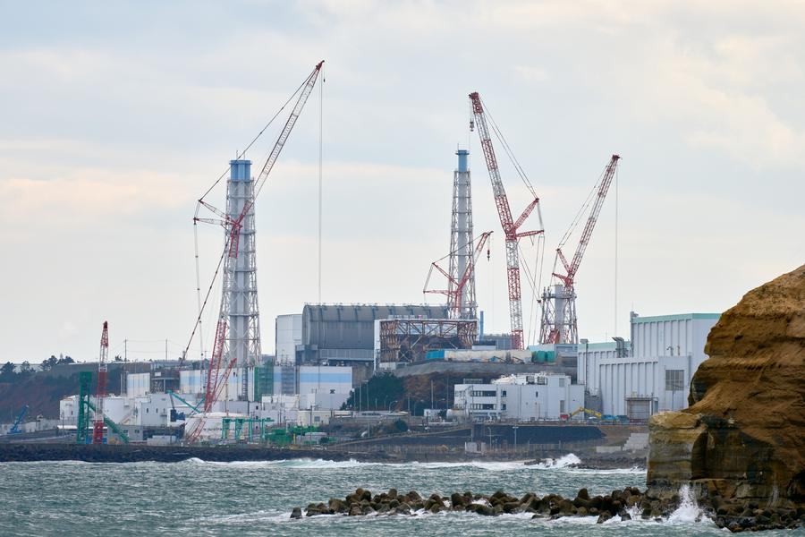 PDChinese's tweet photo. 【日本開始第25輪核污染水排海】日本東京電力公司26日開始福島第一核電站2026財年第7輪核污染水排海，這也是總計第25輪核污染水排放。東京電力公司此前發布的資料顯示，本輪排放按計劃將持續至11月13日。預計排放核污染水總量約7800噸，含放射性氚總量約1.4萬億貝克勒爾。（資料圖） https://t.co/e9DB8pQFNG