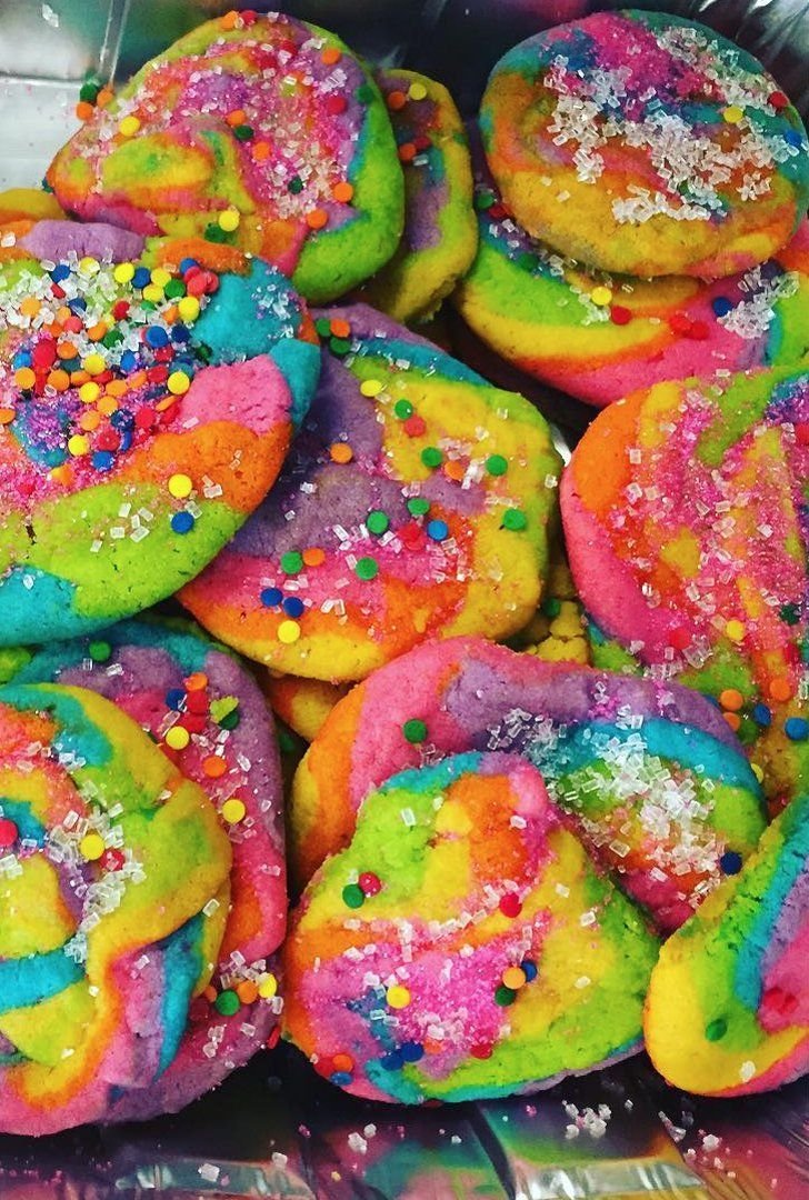 stylesavvi's tweet photo. 🍪 🍭 rainbow cookies! https://t.co/sVW7oE34Cu