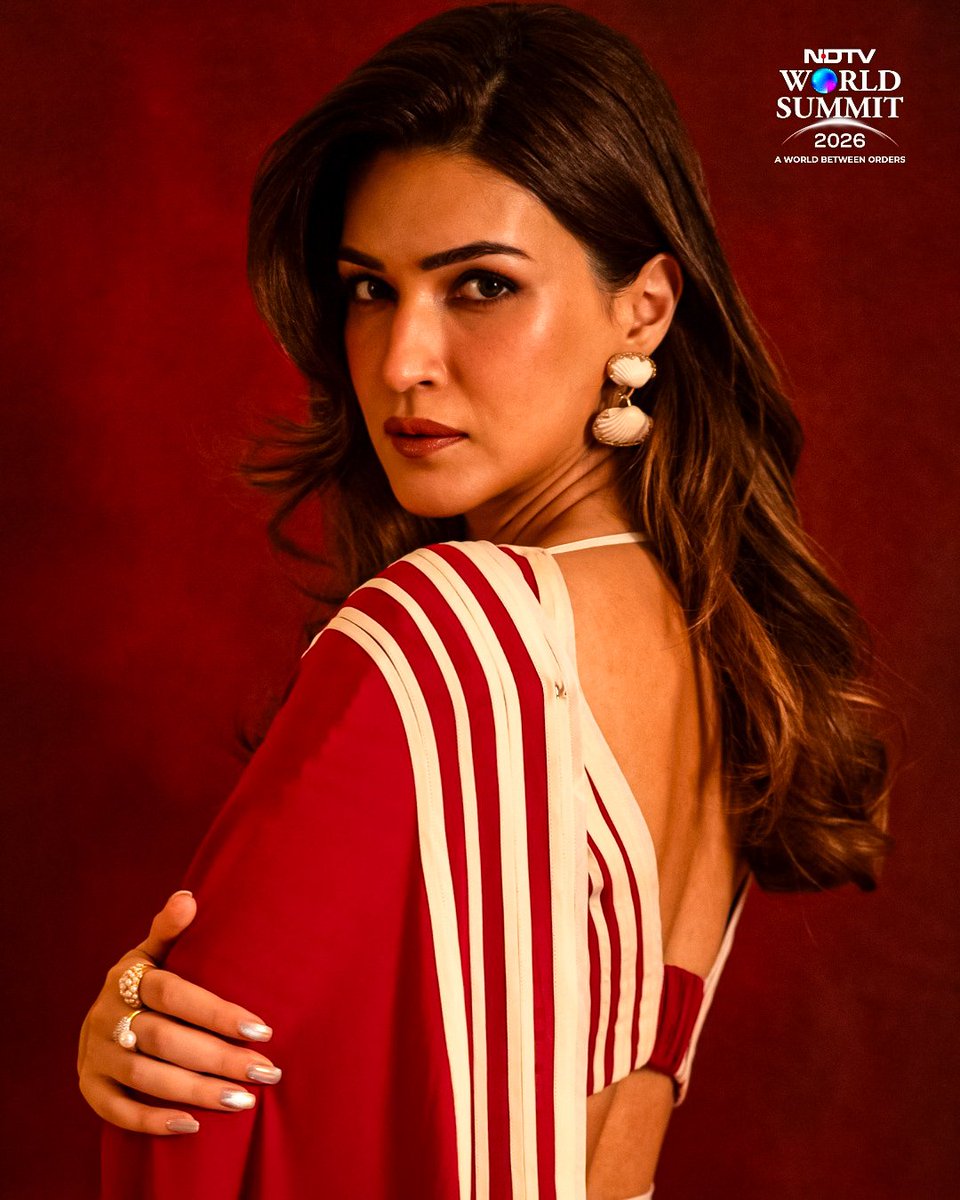 kritisrealm's tweet photo. #KritiSanon radiating beauty &amp; unmatched brilliance at the NDTV World Summit 2026
#kritsrealm #NDTVWorldSummit2026 https://t.co/EVirYJrlie