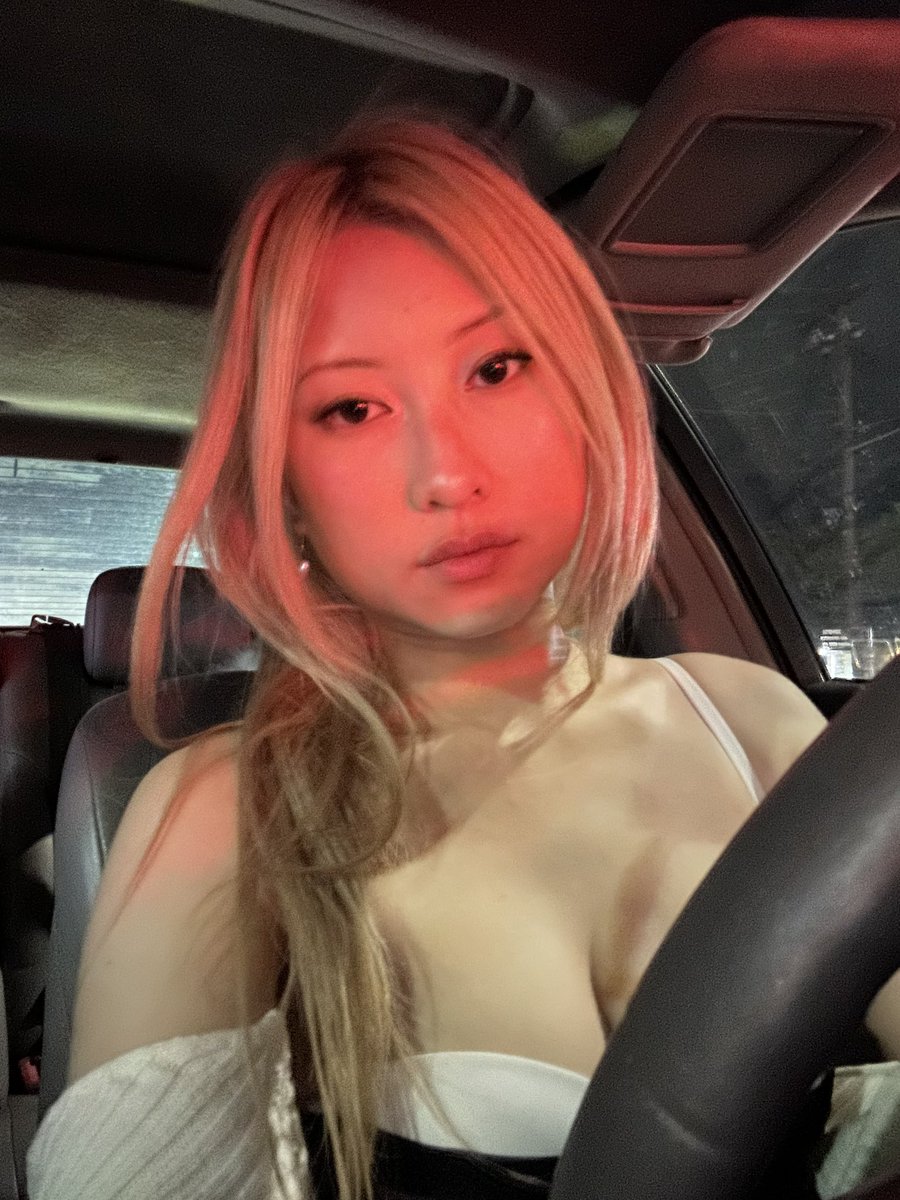 jadedting's tweet photo. im all you need 🍀💵 https://t.co/TTMxmcyVsG