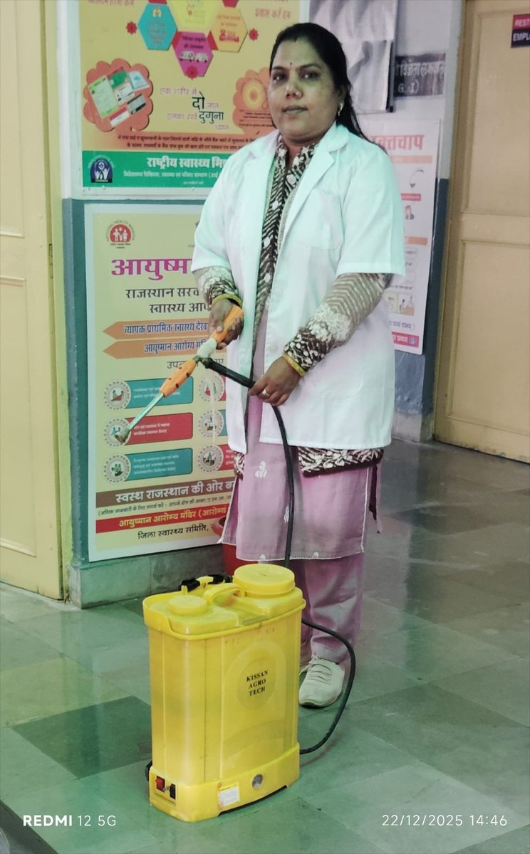 IECJAIPUR11's tweet photo. विशेष स्वच्छता अभियान 6.0 के  प्राथमिक स्वास्थ्य केंद्र सिंगोद खुर्द , जिला - जयपुर प्रथम पर चिकित्सा कर्मियों ने साफ-सफाई कर स्वच्छ एवं स्वस्थ वातावरण का संदेश देते हुए...
#SpecialCampaign6
#SafaiMeinBhalai
#CleanToCare
#heathforall 
#mohfw https://t.co/NZ0ebevH0O