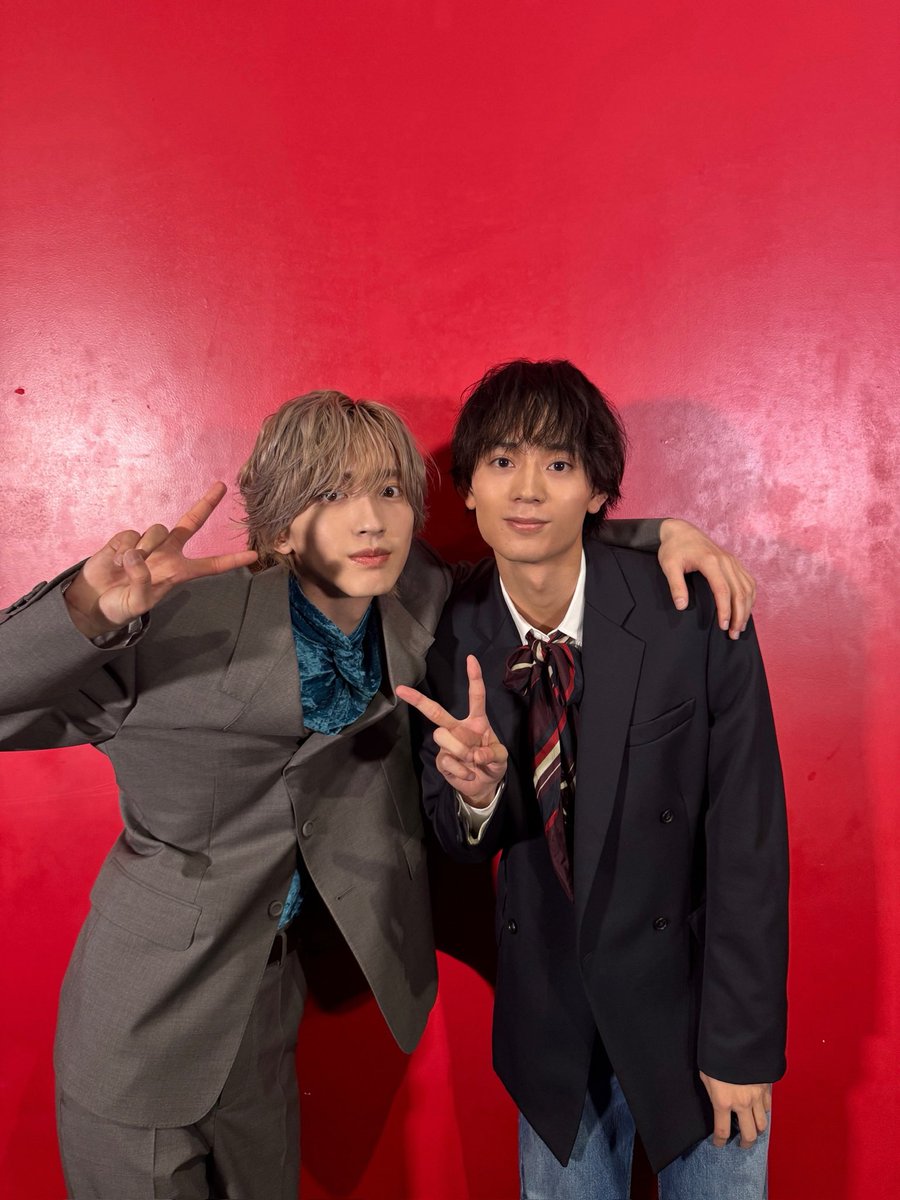 uruwashi_movie's tweet photo. ✧⋄⋆⋅⋆⋄✧⋄⋆⋅⋆⋄✧⋄⋆⋅⋆⋄✧
映画『#うるわしの宵の月』
オフショット公開📷⋆꙳
✧⋄⋆⋅⋆⋄✧⋄⋆⋅⋆⋄✧⋄⋆⋅⋆⋄✧

初日舞台挨拶のオフショットをお届け✉️
パンフレットも好評発売中📖
その他劇場グッズも販売中です！
映画とともにお楽しみください✨

🎬大ヒット上映中🌙
#道枝駿佑 #安斉星来 #水沢林太郎
