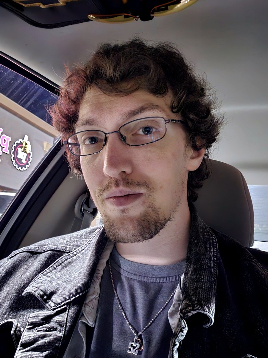 UndeadCommand52's tweet photo. I guess "Post Gym Undead" floofs out my hair 🤔 https://t.co/1A0u6vfYxI