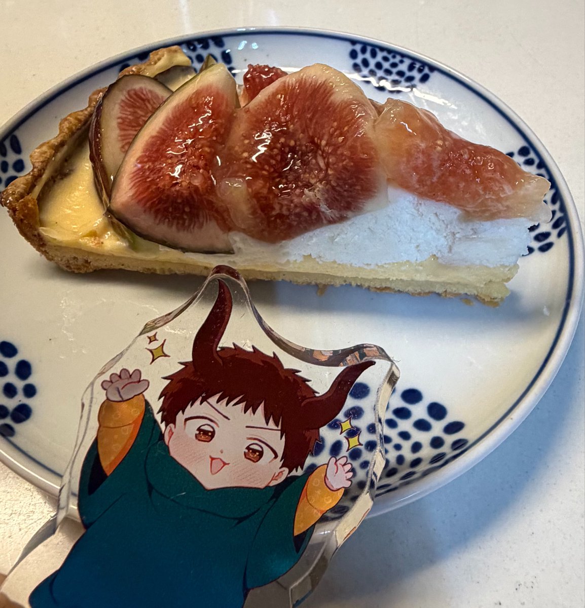 chitose_hana_'s tweet photo. がんばった魔王様にいちじくのケーキを✨🍰✨
旅人さんとずとずと幸せに(T ^ T)
コモル先生のファンボ癒しです✨ https://t.co/i9XOnxW90g