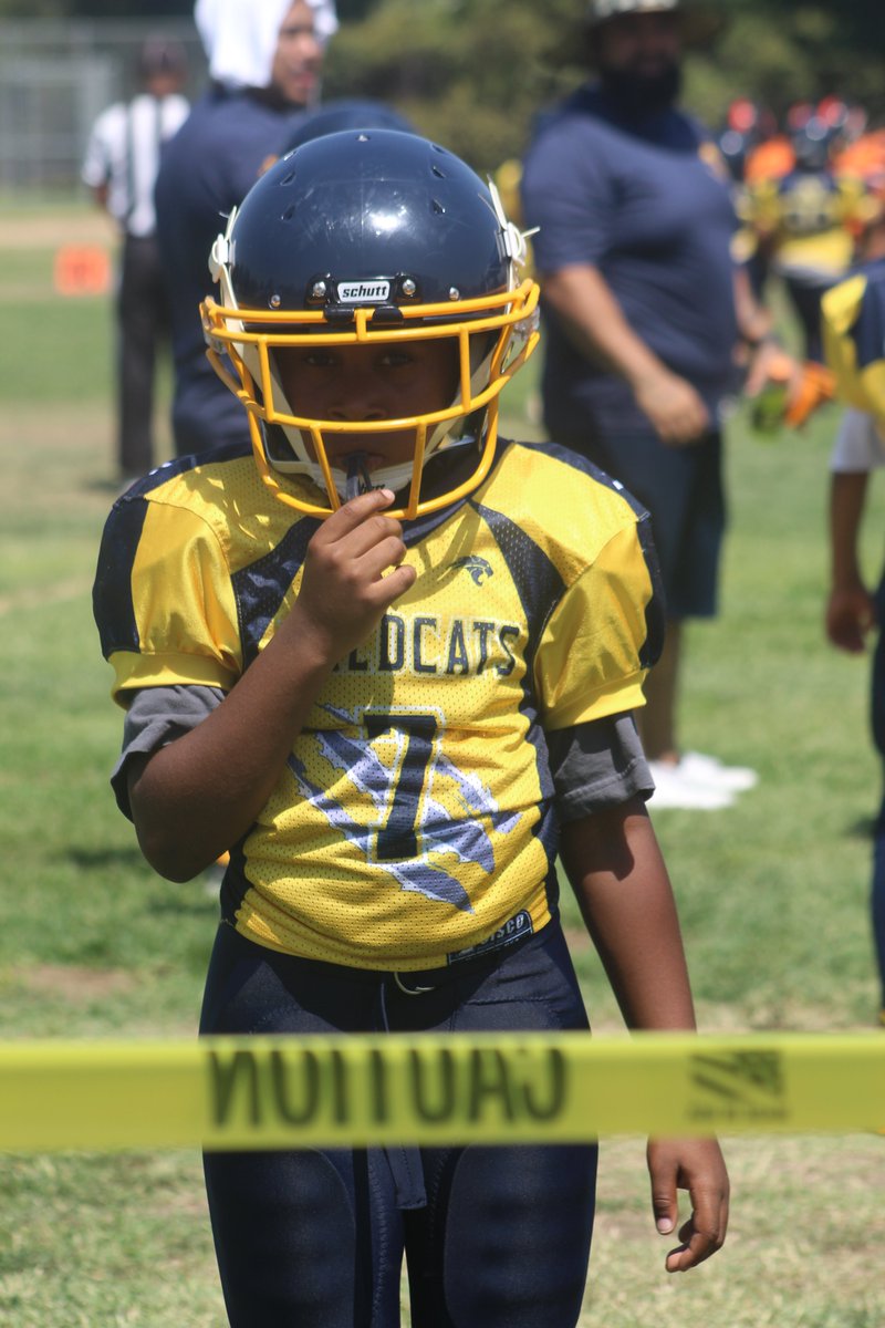 AlvinBattiste7's tweet photo. Years apart, same dream 💯 Just a different level! 🏈

God first. Everything else will follow! 🙏🏾  

#Motivation #Recruiting2028 #footballrecruit #highschoolfootball #AgTwitter #RB #Classof2028 #AGTG  #Levelup #Runningback #GoWildcats https://t.co/rhevHjLE7H