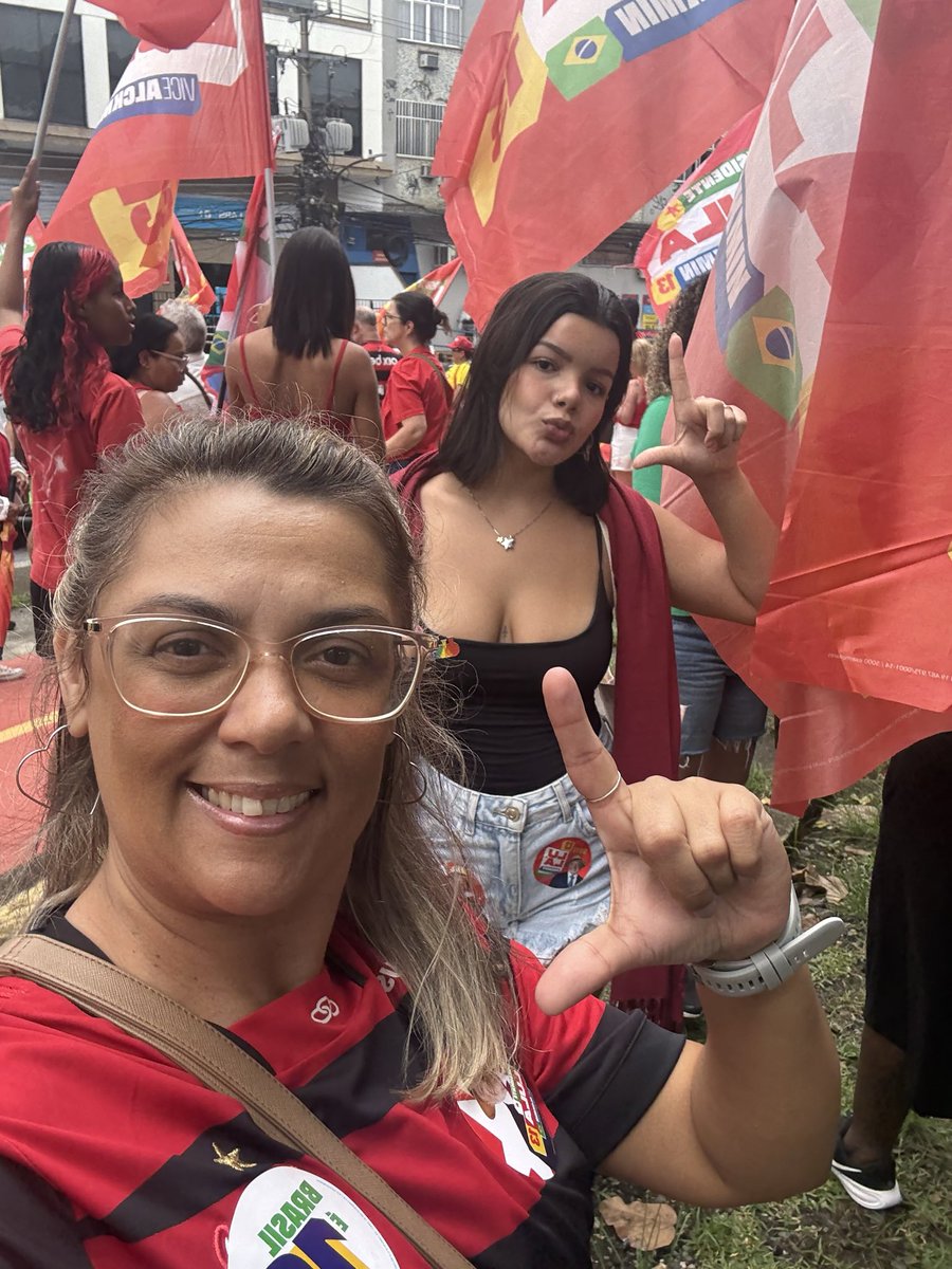 taurielbaggings's tweet photo. GOSTOSO demais ser resistência

Ser neta de jornalistas da fiocruz e UFRJ
Cm pais e familiares inteligentes e bem posicionados 
Ser artista, cientista e pesquisadora da UFRJ
Namorar uma mulher 

Cercada de gente do bem q não precisa ser salvo por religião falsa e estelionatária https://t.co/SuelNmJXVb