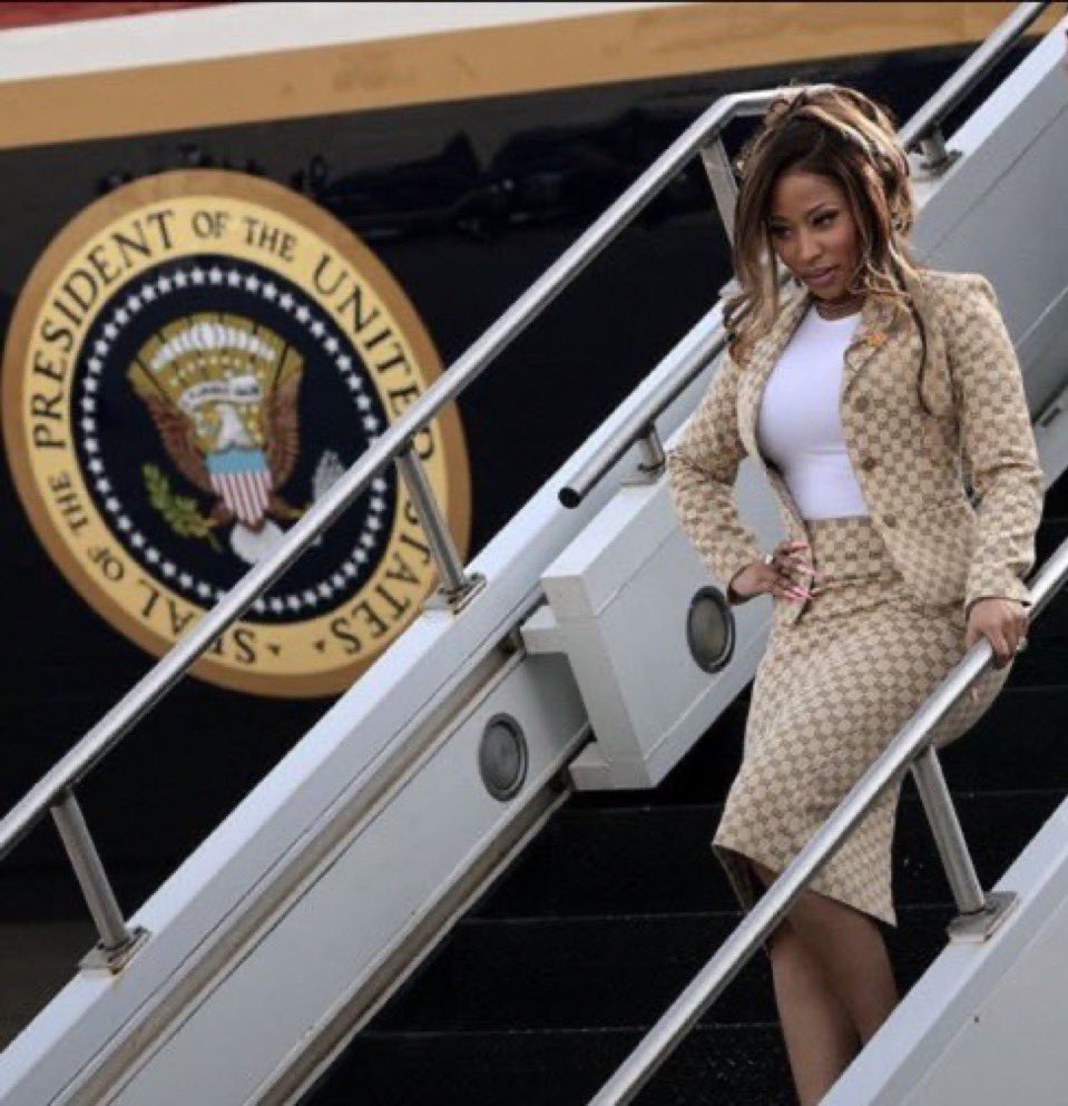 OnekoMaraj's tweet photo. First female rapper to ride #AirForceOneBARBIE 🦄🫡 https://t.co/M00T81dSgo