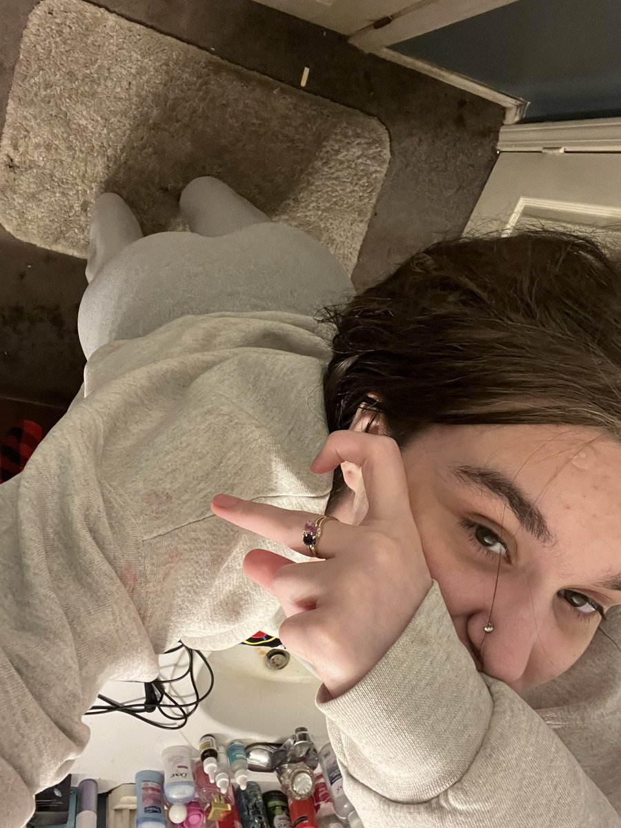 chap_Oslay's tweet photo. Who’s down for 👿a session with me rn daddy’s  🍆🍑❤️ #nsfwtwt #nsfw #buyingcontent #teen #horny #sellingcontent #nolimit https://t.co/pyiTvWySU3