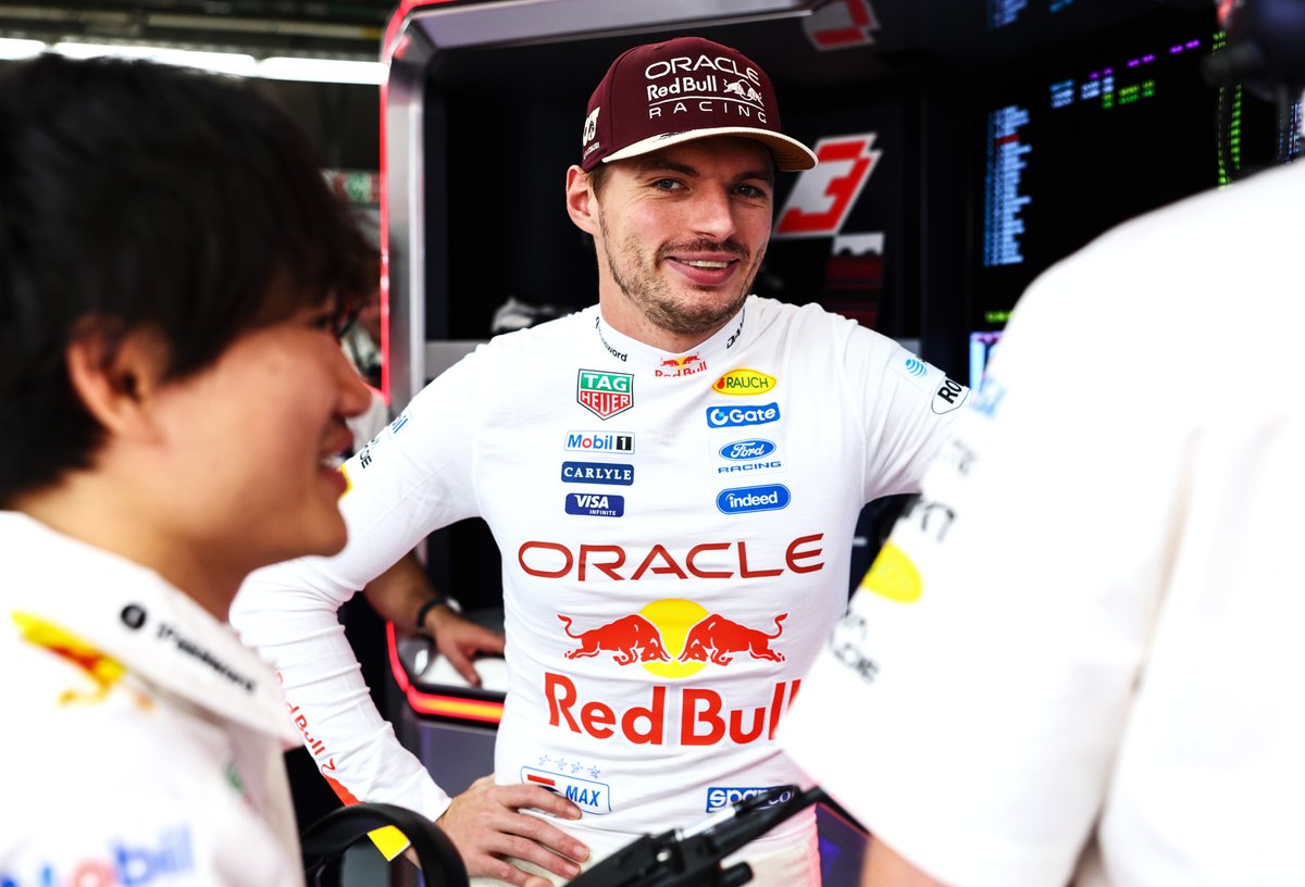 Gate_Leisel's tweet photo. 🎉 红牛又登领奖台，庆祝必须跟上。

@Max33Verstappen 在奥斯汀拿下 P3，再添一座奖杯！作为与红牛车队并肩同行的伙伴，我们 @Gate_zh 也共享这份荣耀。

🏎️💙 这一站的欢呼送上，下一站的期待已经开始。成为 @GateVIP_zh ，来 F1 大奖赛现场为车手们打call！

#F1 #GateVIP https://t.co/GmkmKuy7XJ