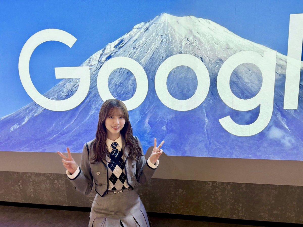 nogizaka46's tweet photo. このあと16:00～、
「#週刊乃木坂ニュース」を生配信でお送りいたします📡

#乃木坂46 に関する最新ニュースと「秋のYouTubeお楽しみ企画」お届けします✨

皆さまぜひ冒頭の「YouTube Japan 公式チャンネル」との同時ライブ配信からお楽しみください😊

https://t.co/OH03OhhZu7

#菅原咲月 https://t.co/gOo3a3O34L