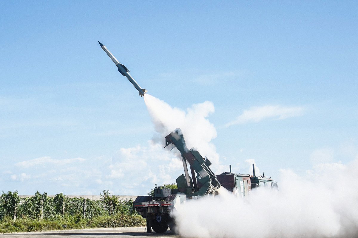 hippocrates04's tweet photo. According to Apollo micro systems 
The MoD is realigning procurement by splitting volumes (allocating QRSAM's 1,000-missile order 50% to BDL and 50% to private industry🧐)

Reason for delay in order. https://t.co/7SB2xmdAOB
