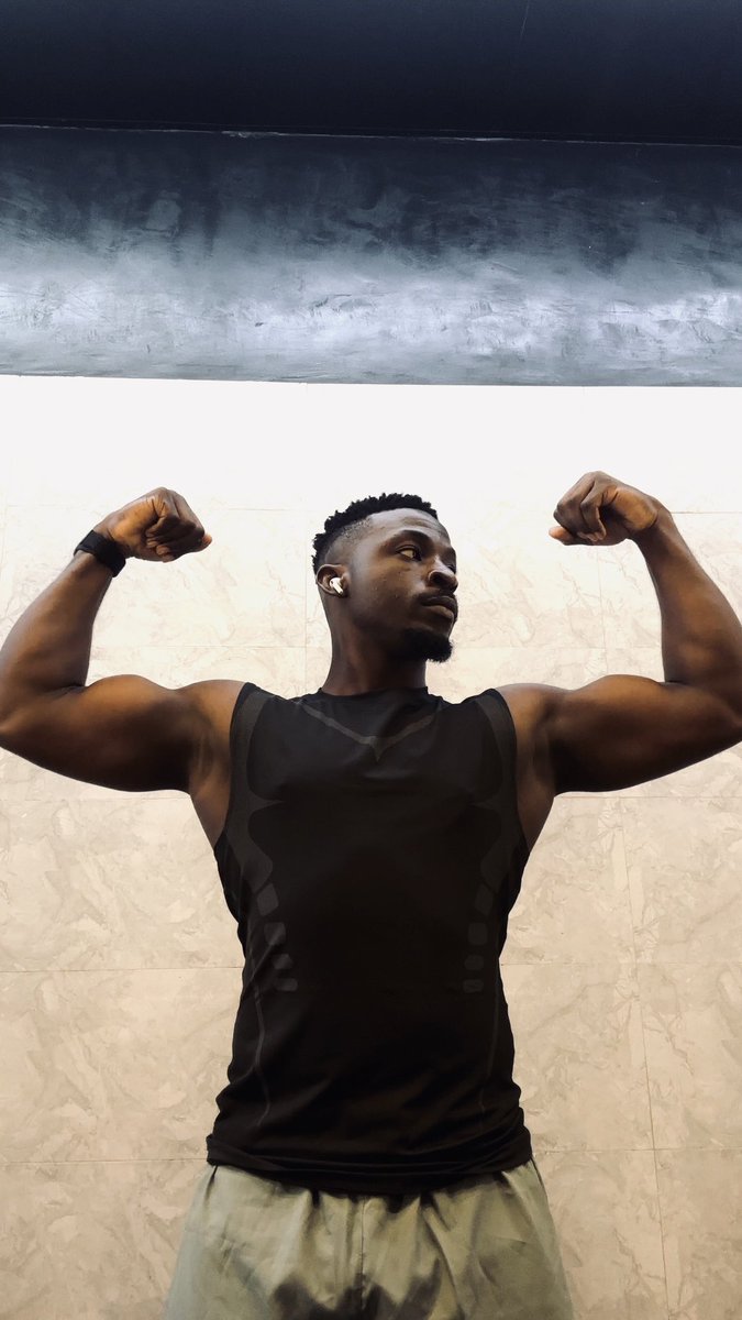 bigseun_'s tweet photo. Here are some of my favorite gym photos, what yours? https://t.co/AO7hUqauA3