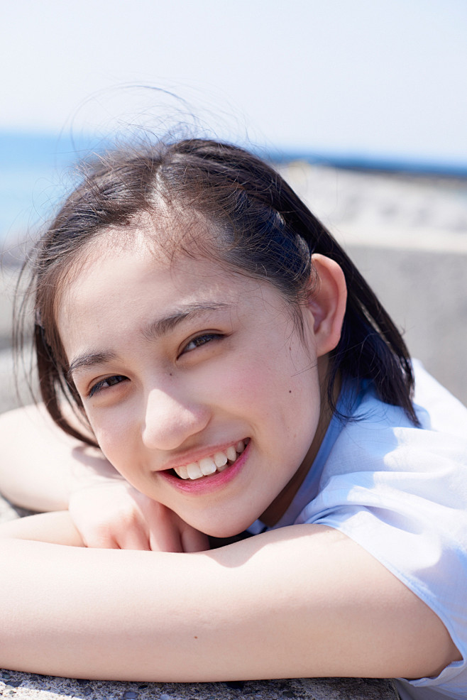 agri109109's tweet photo. [今日は風が強く、木の葉が激しく揺れている。時折、胃の奥に揪めるような痛みが走り、まるで祭りの後の疲れが矢のように迫ってくる]， https://t.co/u5qgzaqLa7