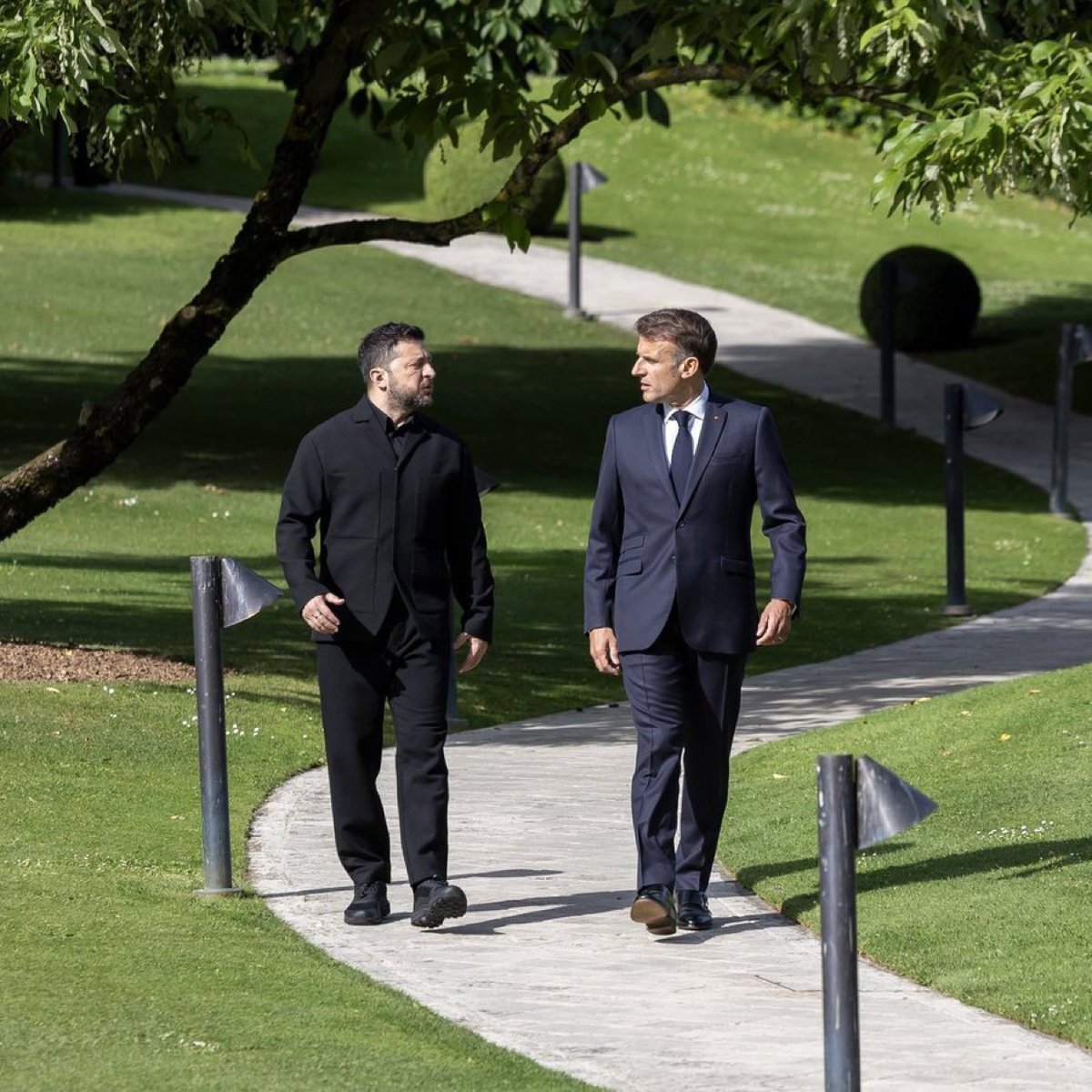 Ivanka1_Trump's tweet photo. Volodymyr Zelenskyy and Emmanuel Macron are among the most prominent political figures in Europe today.

What is your opinion of them?

🅰️ Two strong leaders

🅱️ Two Idiots 

🇺🇦🇫🇷👇🤔🗳️
Follow👉 @Ivanka1_Trump https://t.co/7UvDQNfiLA