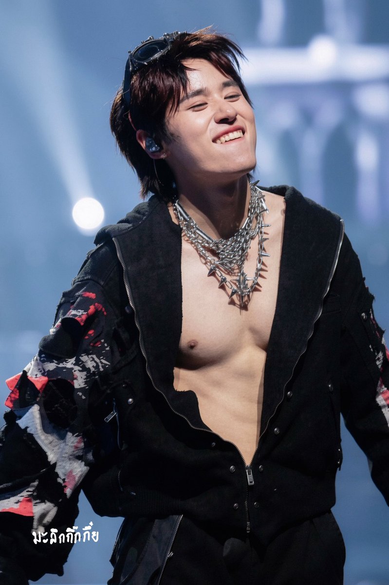 PtrpIngg's tweet photo. [10.26 ] NUTDAN LYKN Reflexion 

So Hot 🔥🔥🔥

#LYKNReflexionConcert https://t.co/YJq5iiNUWX