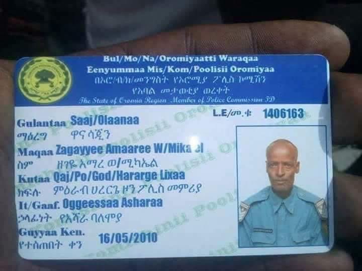 SomaliBreakingN's tweet photo. 🚨 Breaking News from Moyale: Somali People Defense Forces reportedly found or seized identification cards belonging to Oromo police officers during this morning’s fighting in Moyale. https://t.co/mNtW4u4Wfd